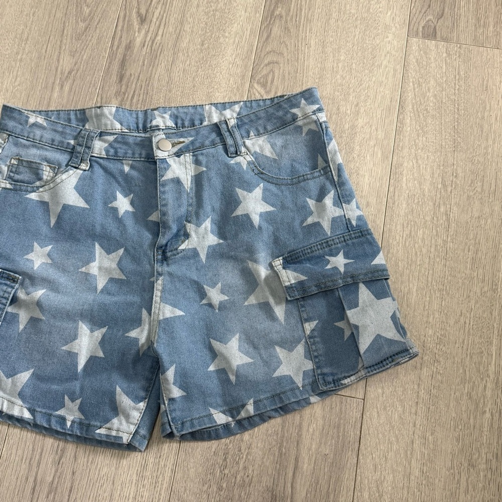 Star-Print Blue Denim Cargo Shorts - Women's - Picture 2 of 8